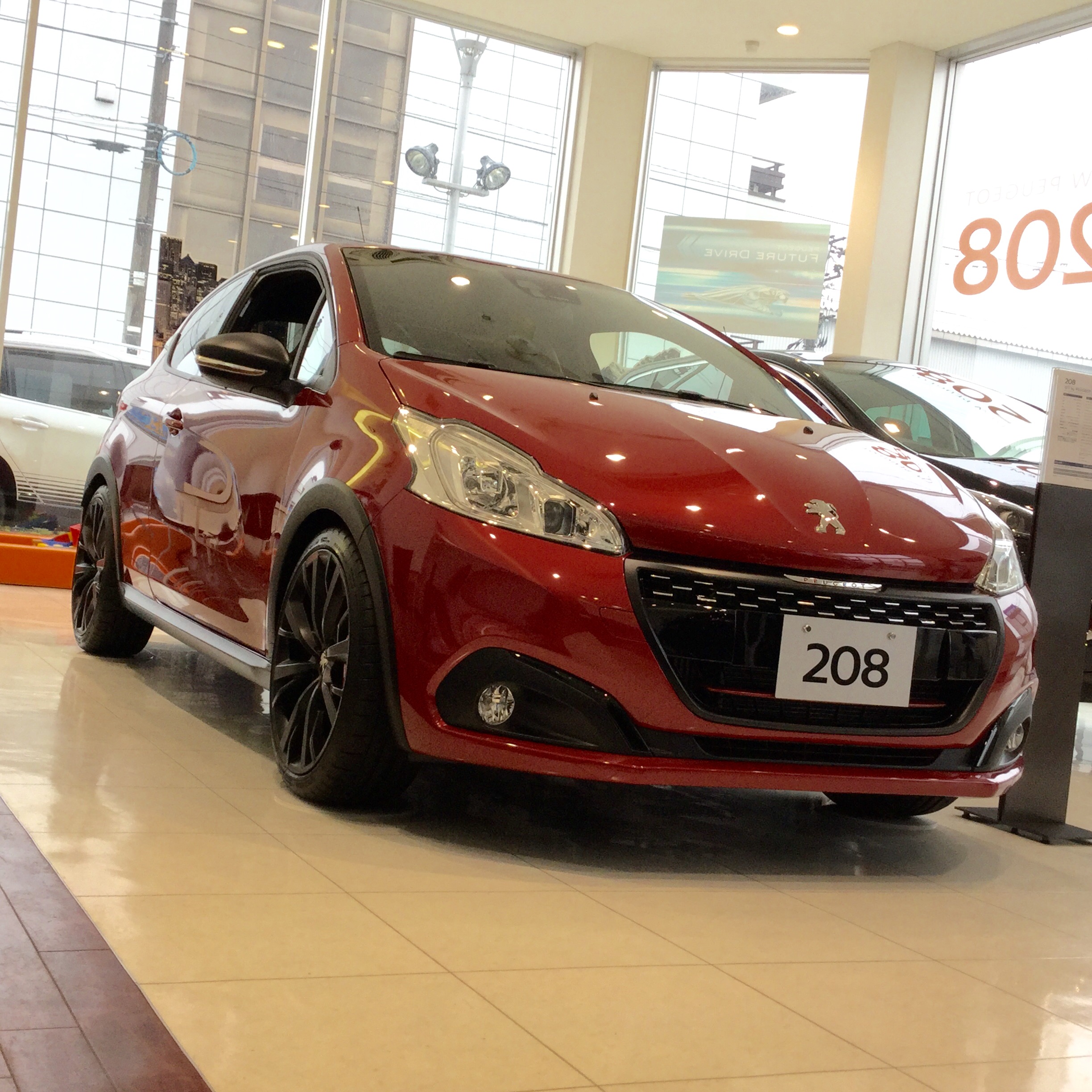 [展示車紹介]　208GTi by Peugeot Sport