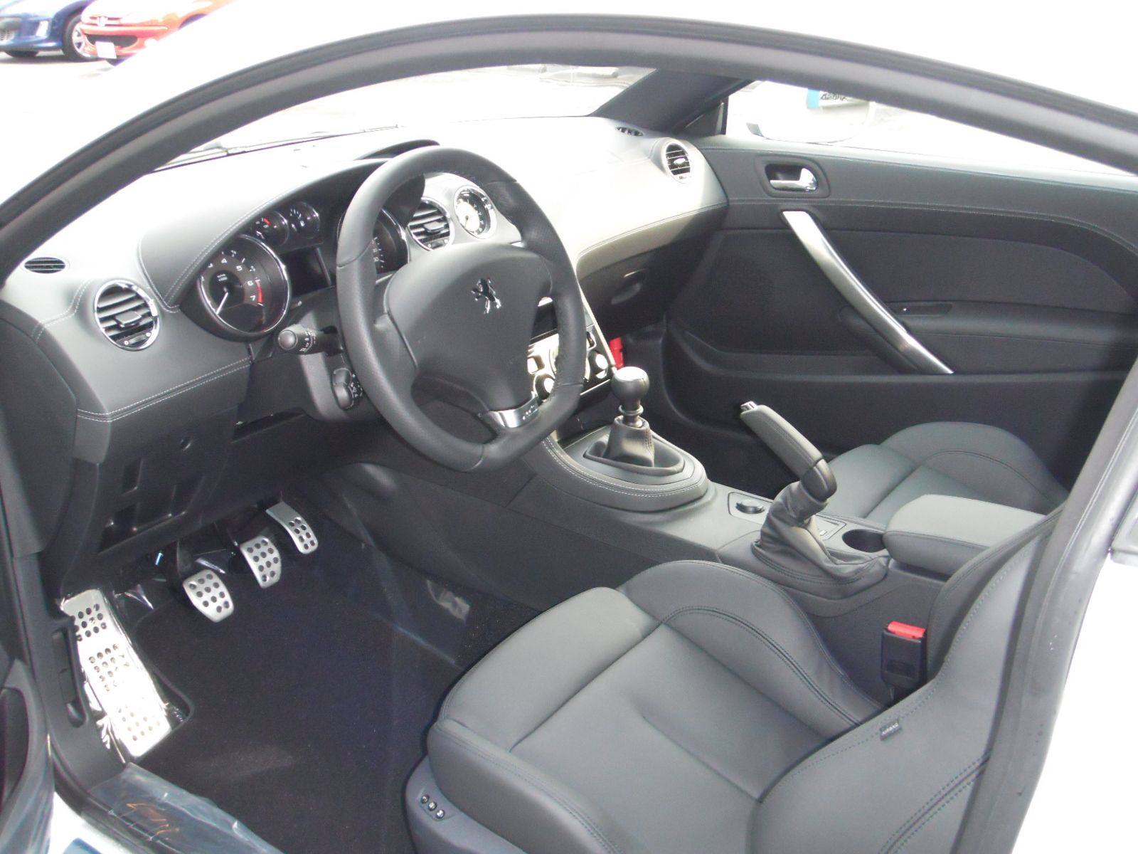新試乗車RCZのご案内