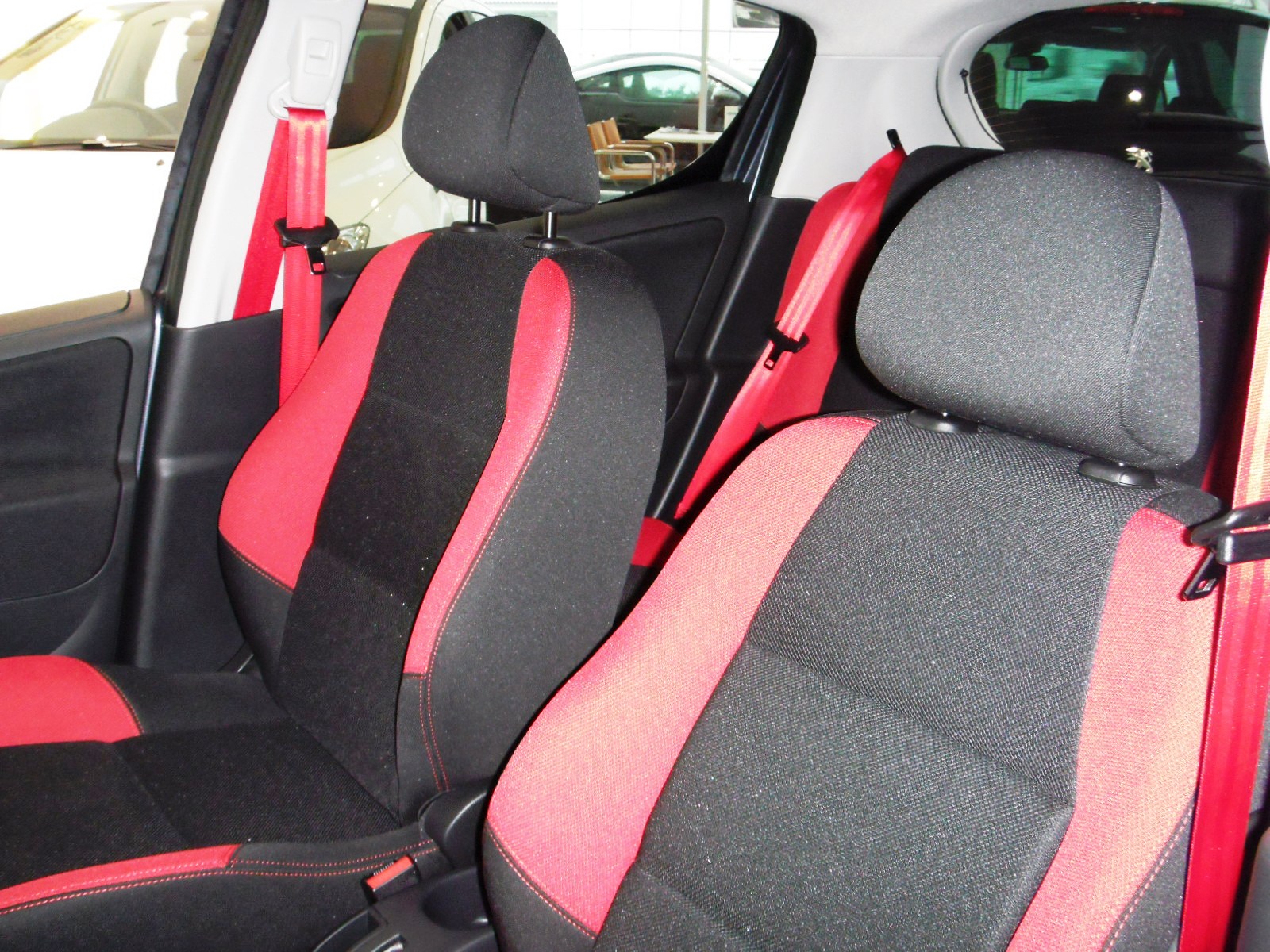 新展示車入荷のご案内　２