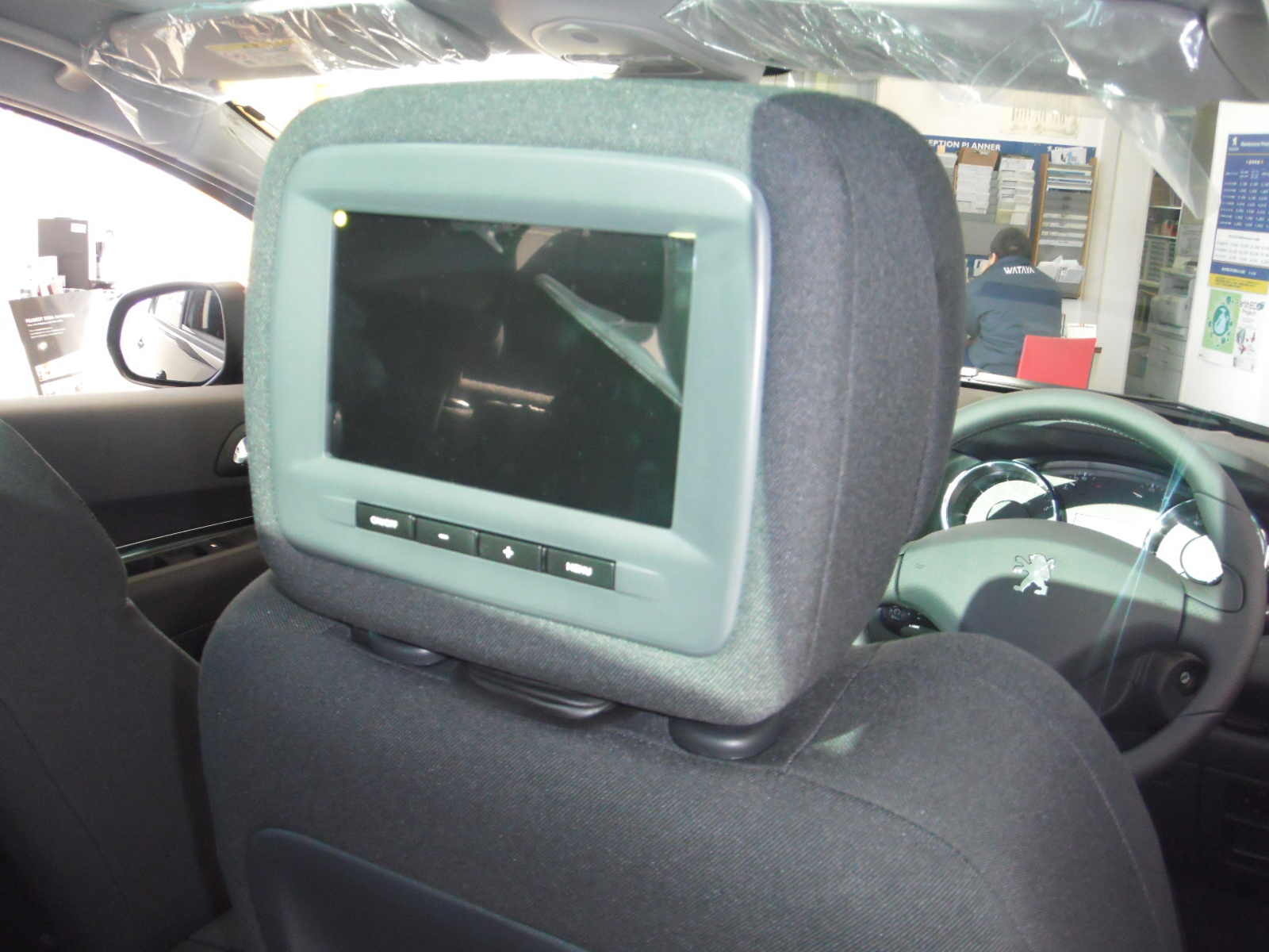 新入荷車両　3008　Family　Packのご案内