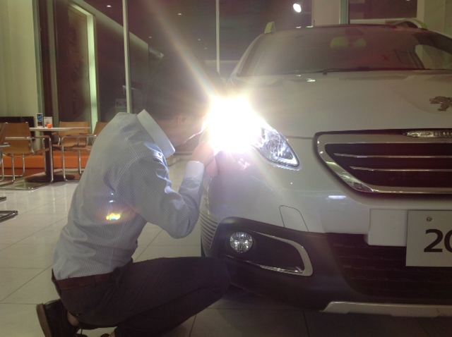 PEUGEOTが"夜の顔"でお出迎えいたします★