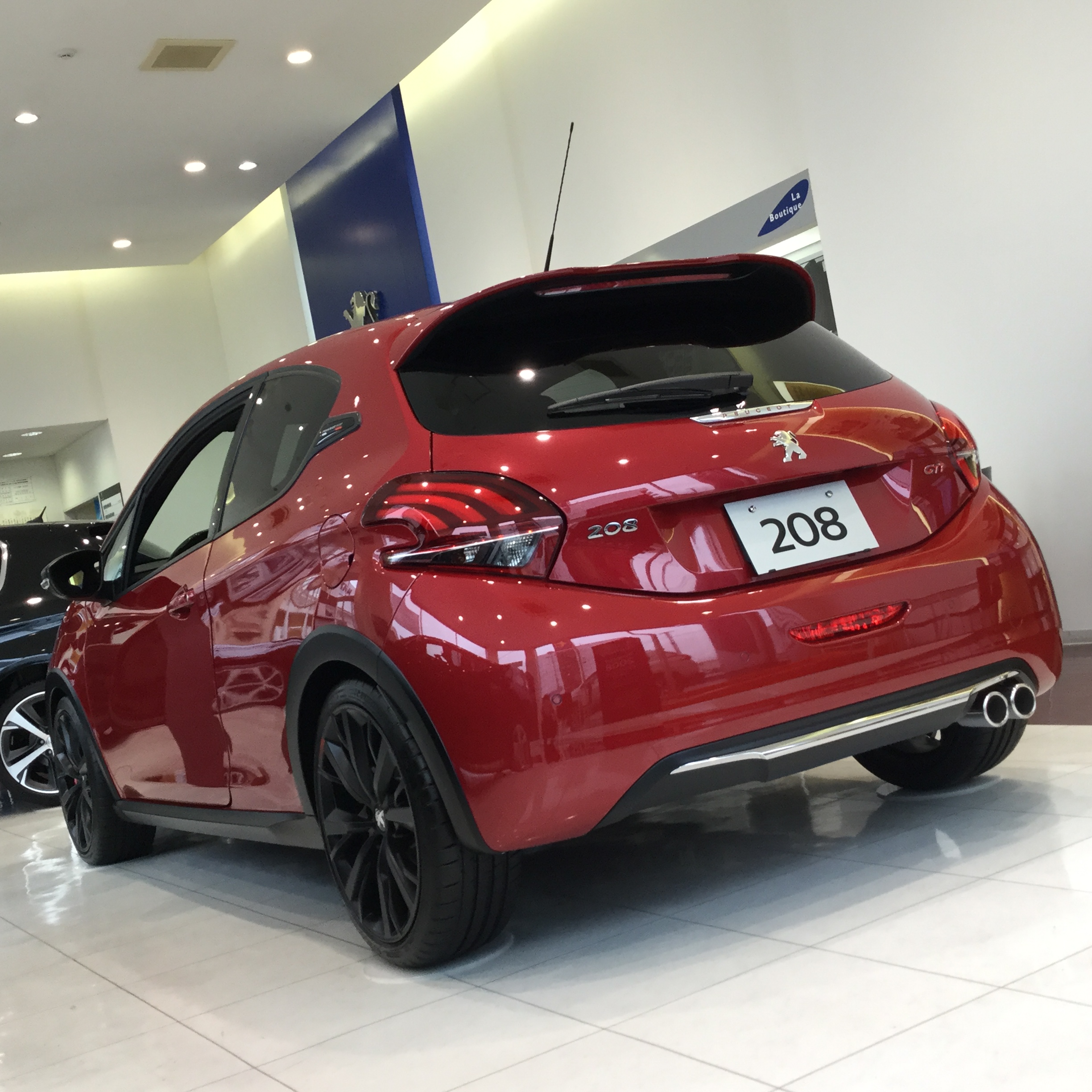 [展示車紹介]　208GTi by Peugeot Sport
