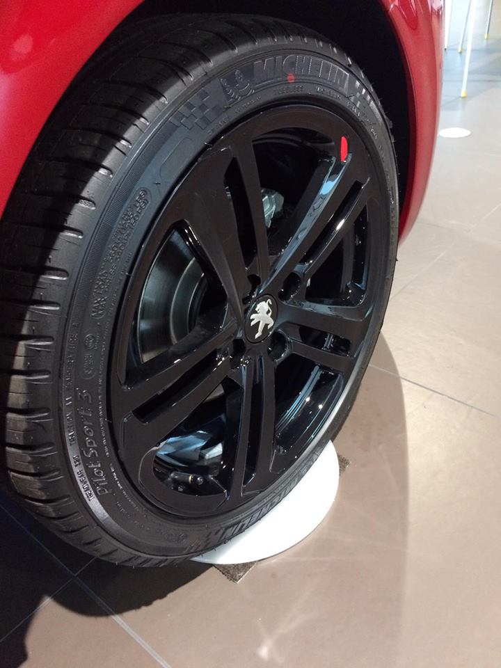 208GTLine black pack