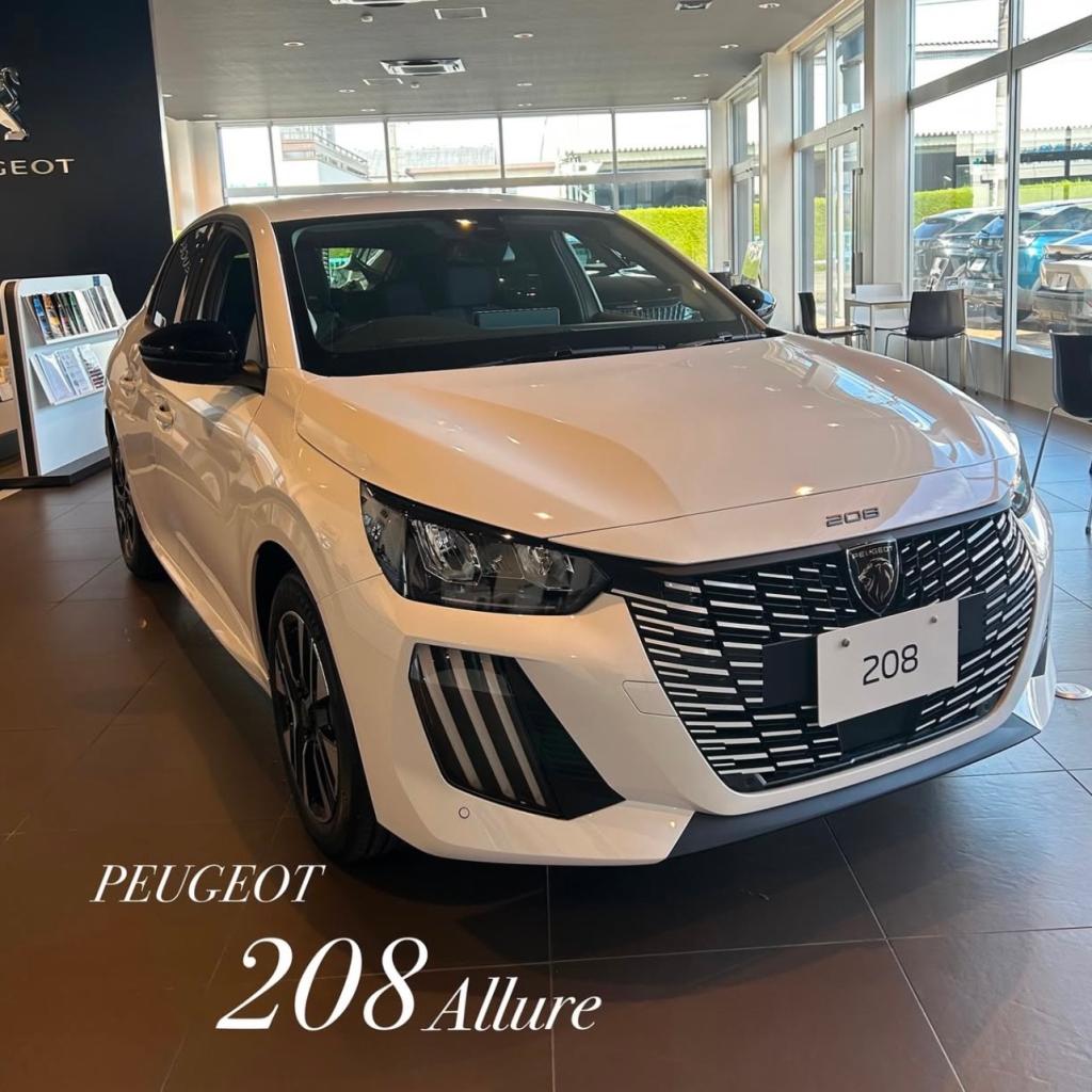 PEUGEOT 208 車両本体価格 318万円～